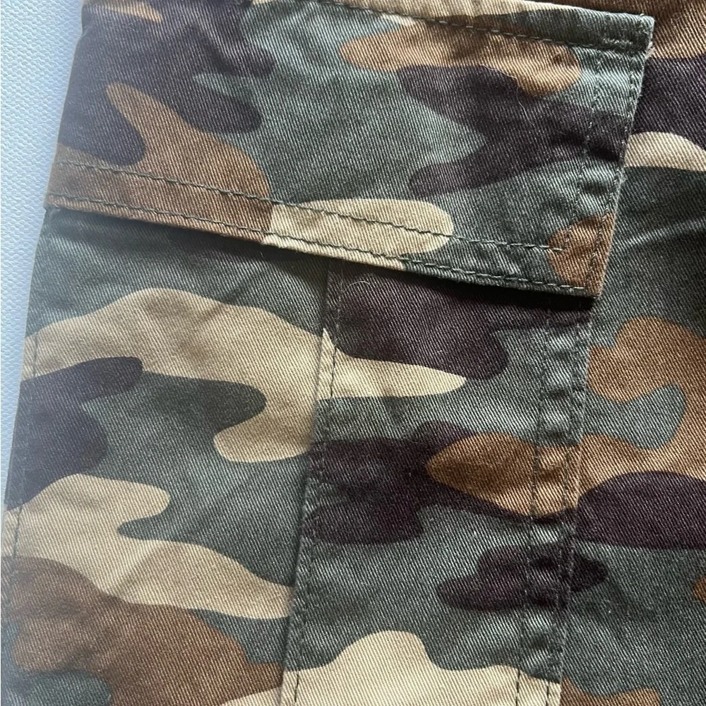 NWT Women's Levis 94 Baggy Cargo Pants 26x30 Camouflage Mid-Rise Wide Leg - Picture 5 of 14